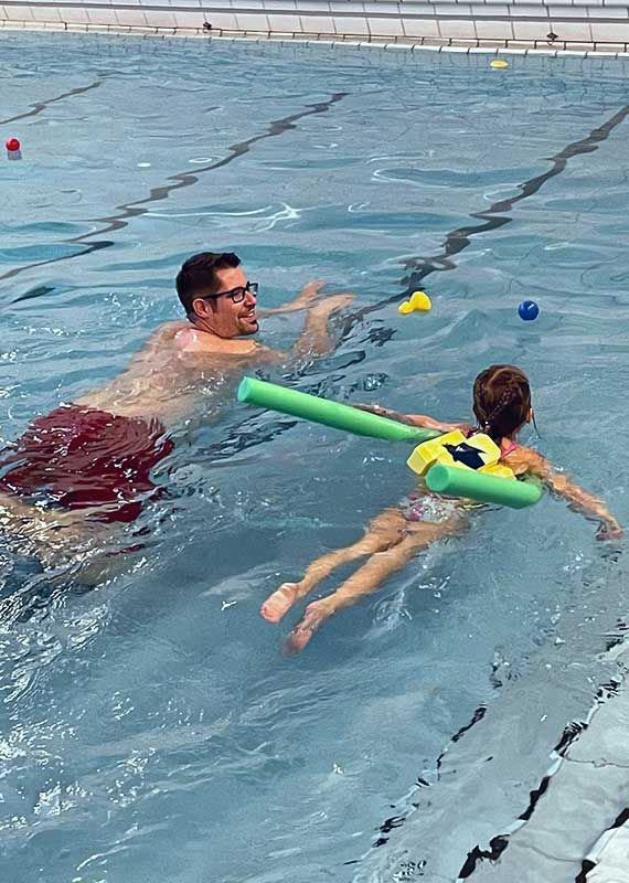 Schwimmspass: Eltern-Kind-Schwimmen